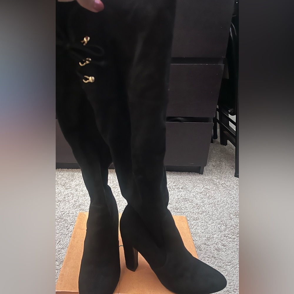 Black Women's Knee-High Boots